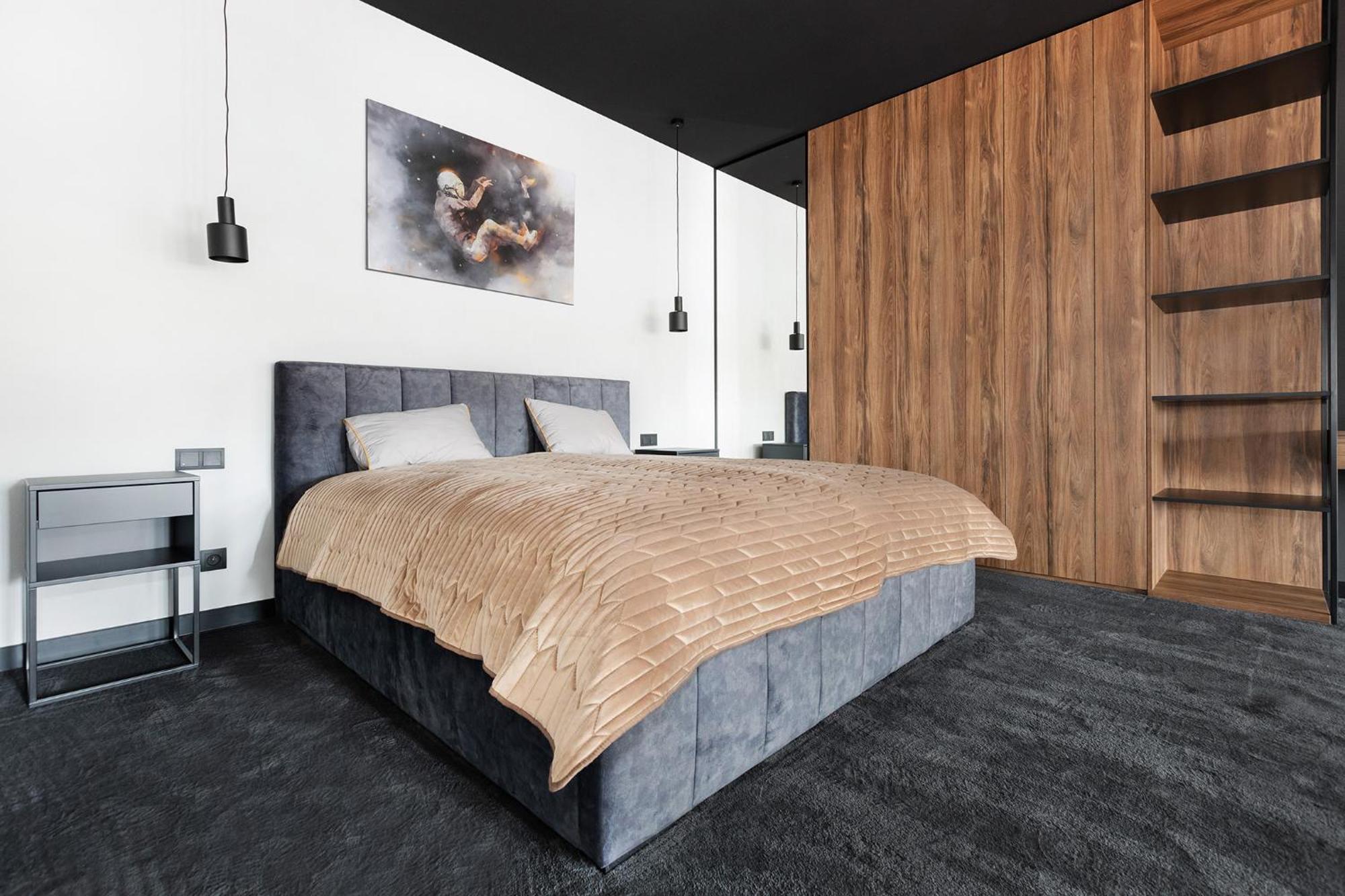 Grand Loft *